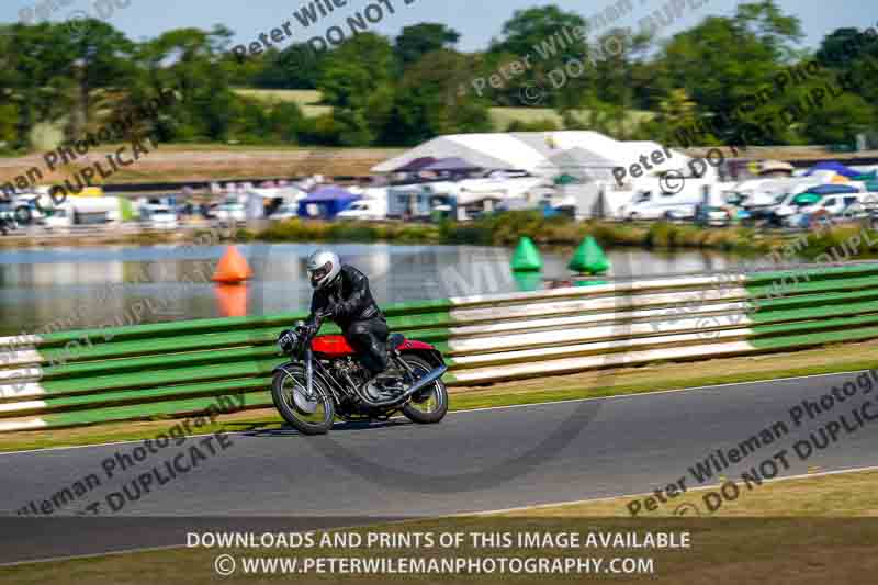 Vintage motorcycle club;eventdigitalimages;mallory park;mallory park trackday photographs;no limits trackdays;peter wileman photography;trackday digital images;trackday photos;vmcc festival 1000 bikes photographs
